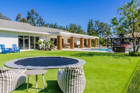 Villa Tation 8BR Mini Hotel Villa in Plantation