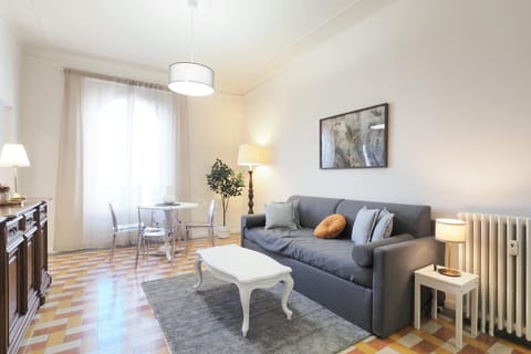 Living room, Seating area, internet