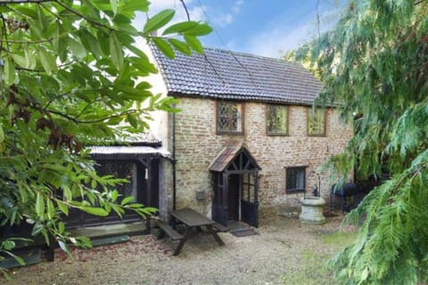 Property building, Day, BBQ facilities, Garden