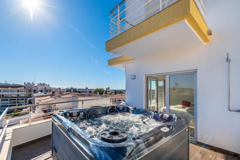 Hot Tub, Balcony/Terrace