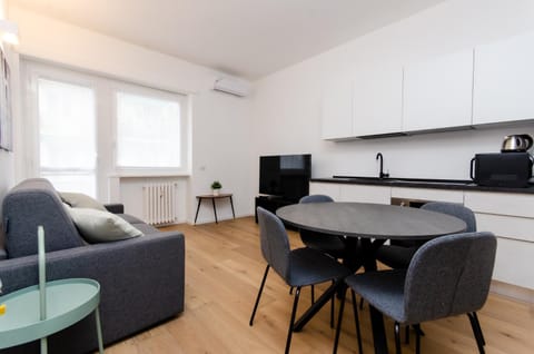 Kitchen or kitchenette, Living room