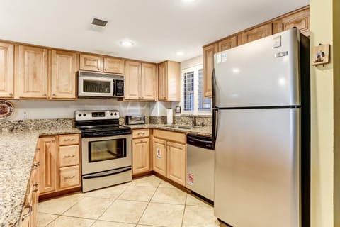 Fresh Oceanfront Condo Apartment in Fernandina Beach