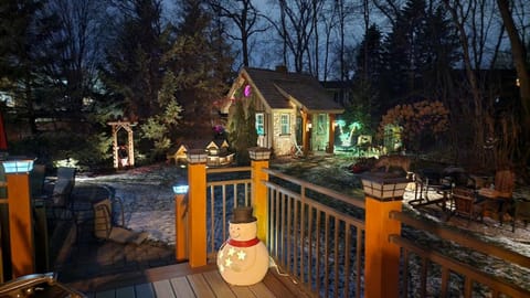 Everchanging Seasons-Hot Tub, Game Haven & Central Retreat House in Burnsville