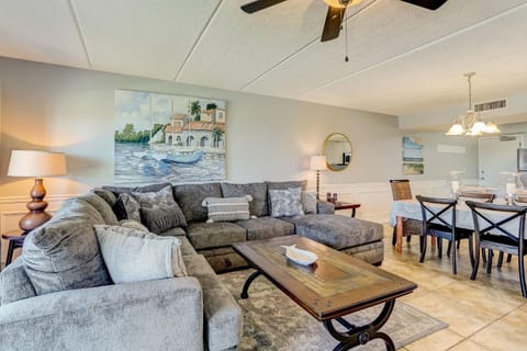 Steps to Oceanside Condo Apartment in Fernandina Beach