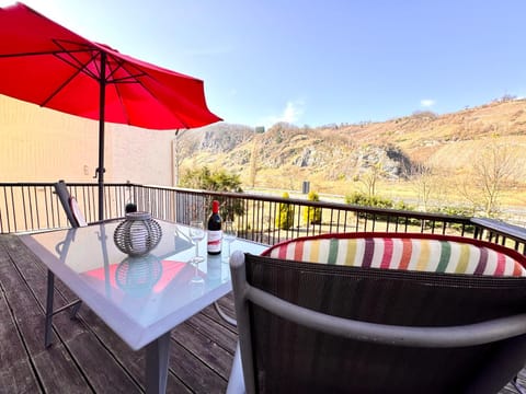 View (from property/room), Dining area, Mountain view