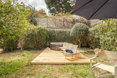 Garden, sunbed