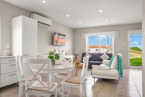 TV and multimedia, Living room, Dining area, air conditioner