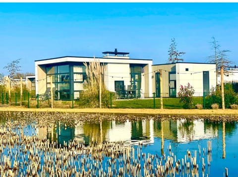 Property building, Lake view