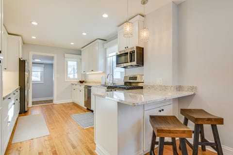 2 Mi to Northwestern Updated Home with Game Room! House in Evanston