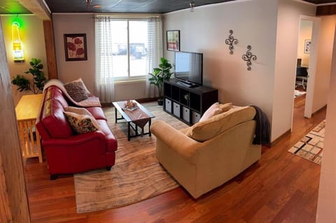 Black Jacks Downtown Loft Apartment in West Jefferson