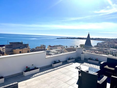 Balcony/Terrace, City view, Sea view