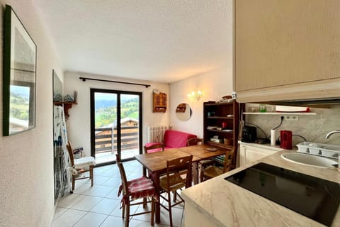 2-room apartment with balcony close to the slopes Apartment in Combloux