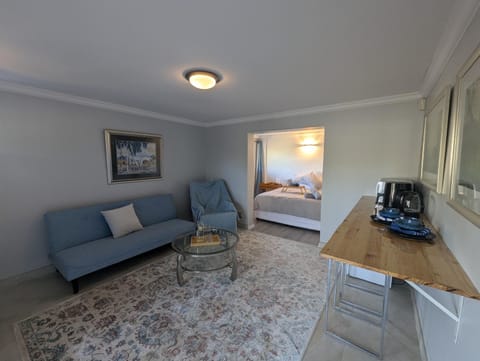 Kitchen or kitchenette, Living room, Photo of the whole room, Seating area, Dining area, minibar