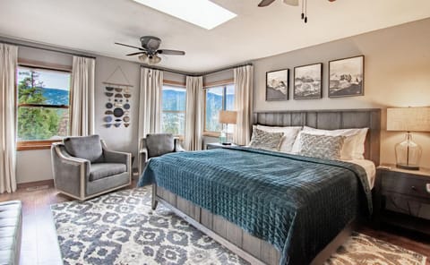 Bed, View (from property/room), Bedroom, Mountain view