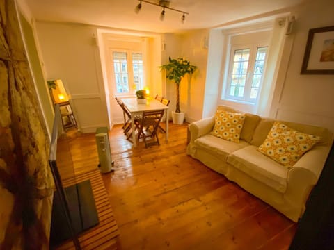 TV and multimedia, Living room, Seating area, Dining area, Street view