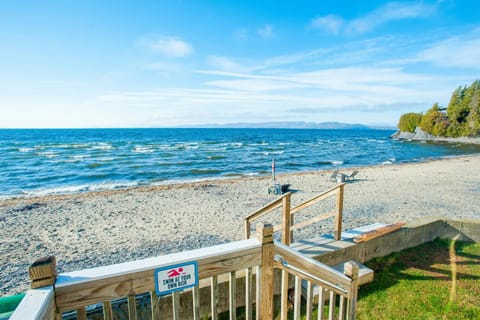 The Big Yellow Camp House in Malletts Bay