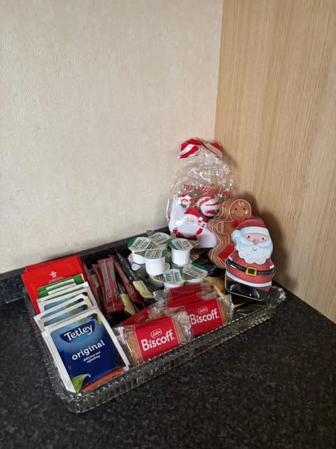 Rachel Retreat Caravan Kingfisher Court Tattershall Lake Campground/ 
RV Resort in Tattershall