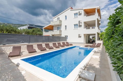 Patio, Swimming pool