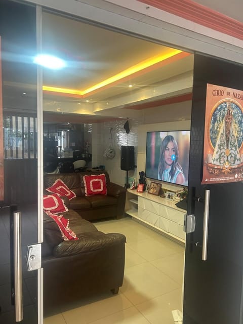 Communal lounge/ TV room, TV and multimedia, Living room, Seating area, Evening entertainment