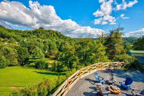 The Great Bear Lodge House in Brushy Fork