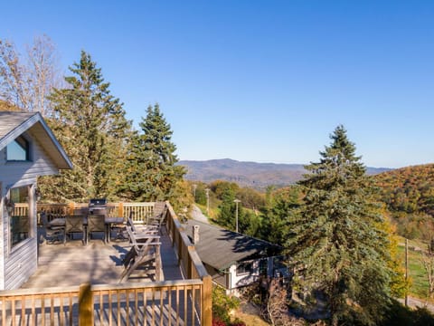 Hawk Haven House in Valley Creek