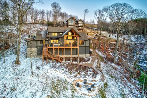 Sunset View Retreat at Eagles Nest House in Beech Mountain