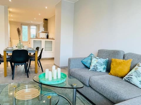 Spacious 3 bedrooms w parking in Limpertsberg Apartment in Luxembourg