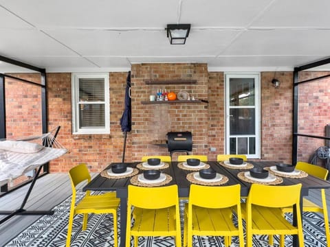 The Caspian large family house with private pool in Summerville House in Summerville