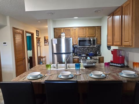 Dining area, kitchen