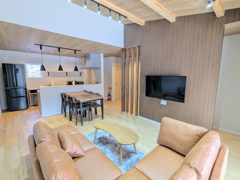 TV and multimedia, Kitchen or kitchenette, Living room, Dining area