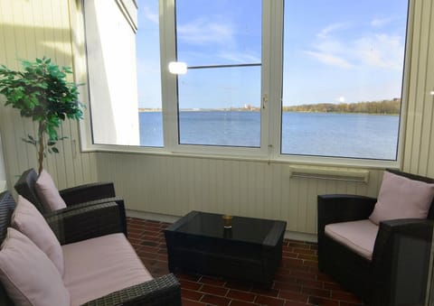 Property building, Day, Natural landscape, View (from property/room), Balcony/Terrace, Balcony/Terrace, Seating area, Lake view