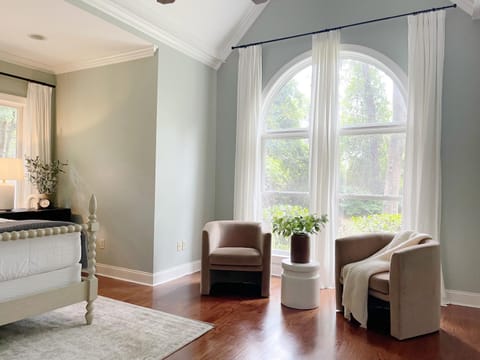 Bed, Seating area, Bedroom, wardrobe