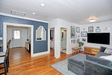 TV and multimedia, Living room, Photo of the whole room, Seating area