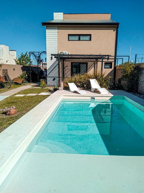 Property building, Patio, Day, Balcony/Terrace, Pool view, Swimming pool, Swimming pool
