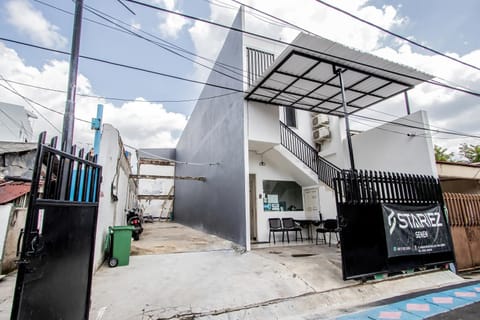 Property building, Facade/entrance