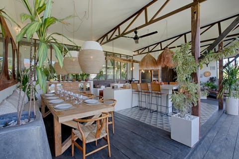 Kitchen or kitchenette, Seating area, Dining area, kitchen