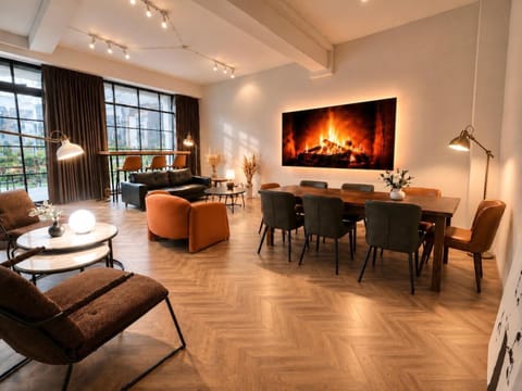 Communal lounge/ TV room