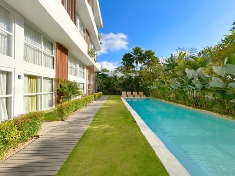 Property building, Swimming pool