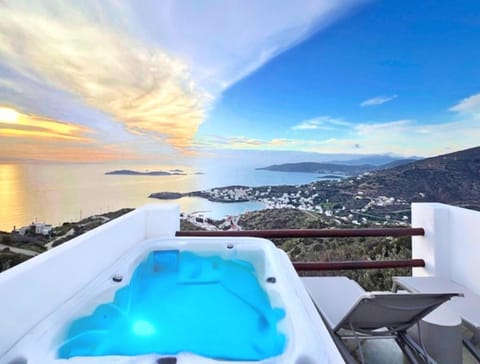 Nearby landmark, Day, Natural landscape, View (from property/room), Balcony/Terrace, Mountain view, Sea view