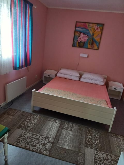 Milas House two apartments Apartment in Lofoten