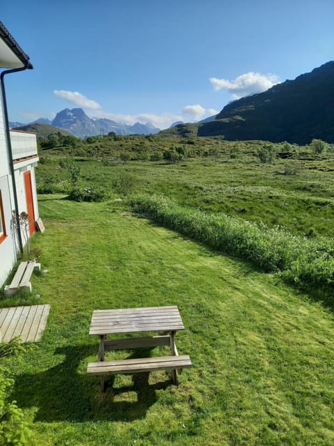 Milas House two apartments Apartment in Lofoten