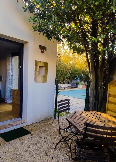 Patio, Dining area