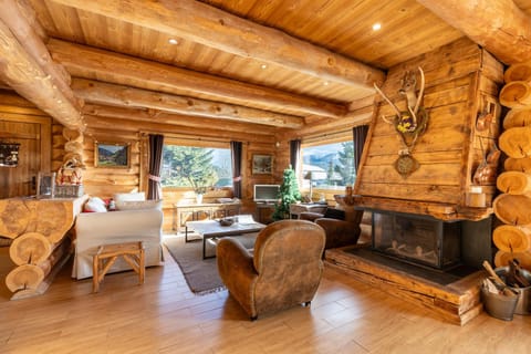Day, Living room, Seating area