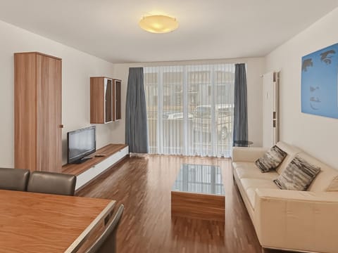 TV and multimedia, Balcony/Terrace, Living room