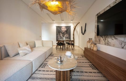 TV and multimedia, Living room, Decorative detail, Dining area
