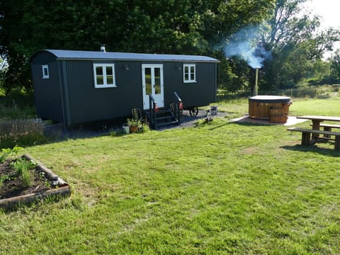 Ravenscroft Retreats Glamping Llandeilo Campground/ 
RV Resort in Wales