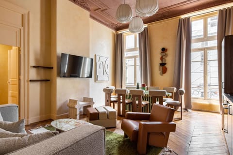 Communal lounge/ TV room, TV and multimedia, View (from property/room), Living room, Seating area, Evening entertainment
