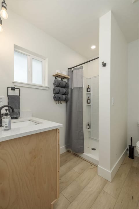 Renovated Studio Near Lake CDA And Downtown Inn in Coeur dAlene