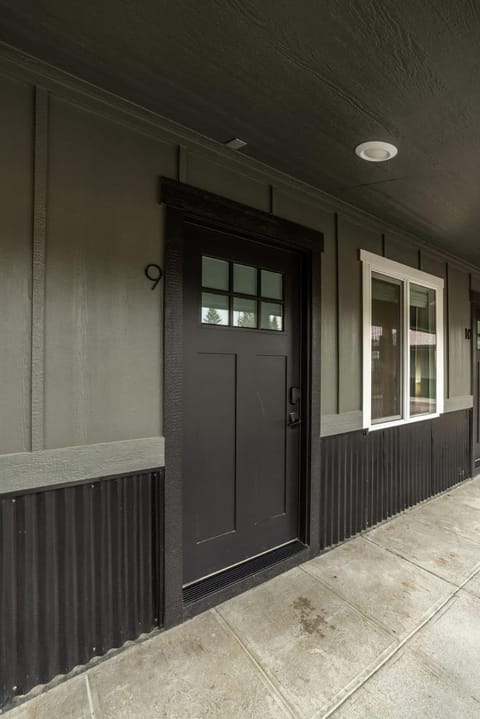 Downtown Studio #9 Food Truck Pavilion Next Door! Inn in Coeur dAlene