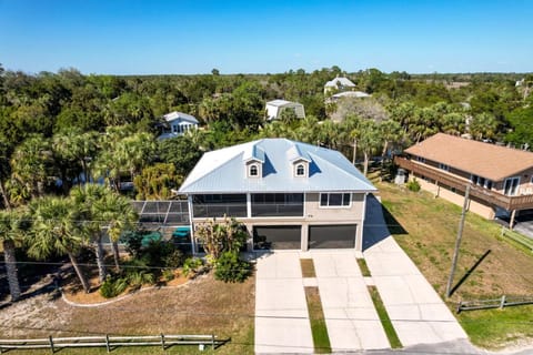 Property building, Day, Natural landscape, Bird's eye view